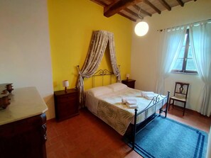 2 slaapkamers, een strijkplank/strijkijzer, gratis wifi, beddengoed