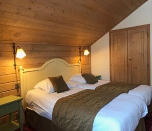 3 chambres, fer et planche à repasser, Wi-Fi, draps fournis