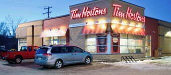 Affordable Micro Suite, Parking, 4k Smart TV, Downtown, WiFi