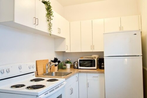 NEW Affordable Studio, perfect for work travellers, Smart TV, Parking, WiFi