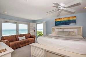 4 dormitorios, escritorio, tabla de planchar con plancha y cuna de viaje