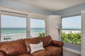 TV, fireplace, DVD player, offices - 4Bedroom Beach Condo-Gulf Views-On the Sand! (Indian Rocks Beach)