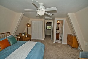3 bedrooms, desk, iron/ironing board, free WiFi