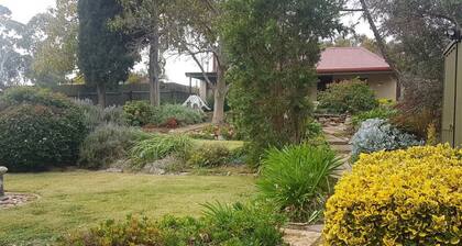 Ayers Burra - Historical 1851 Cottage