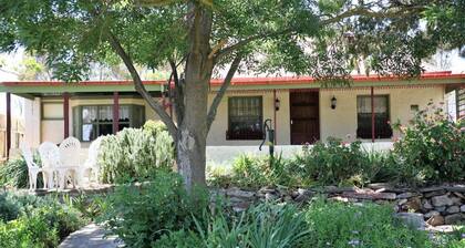 Ayers Burra - Historical 1851 Cottage