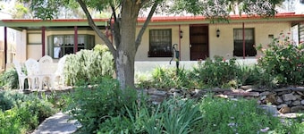 Ayers Burra - Historical 1851 Cottage