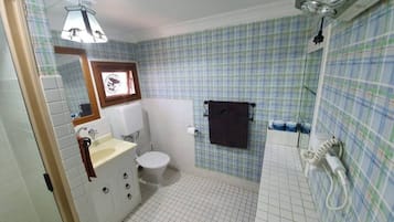 Produtos de toalete grátis, secador de cabelo