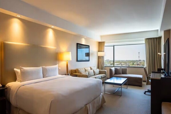 Hochwertige Bettwaren, Daunenbettdecken, Pillowtop-Betten, Minibar