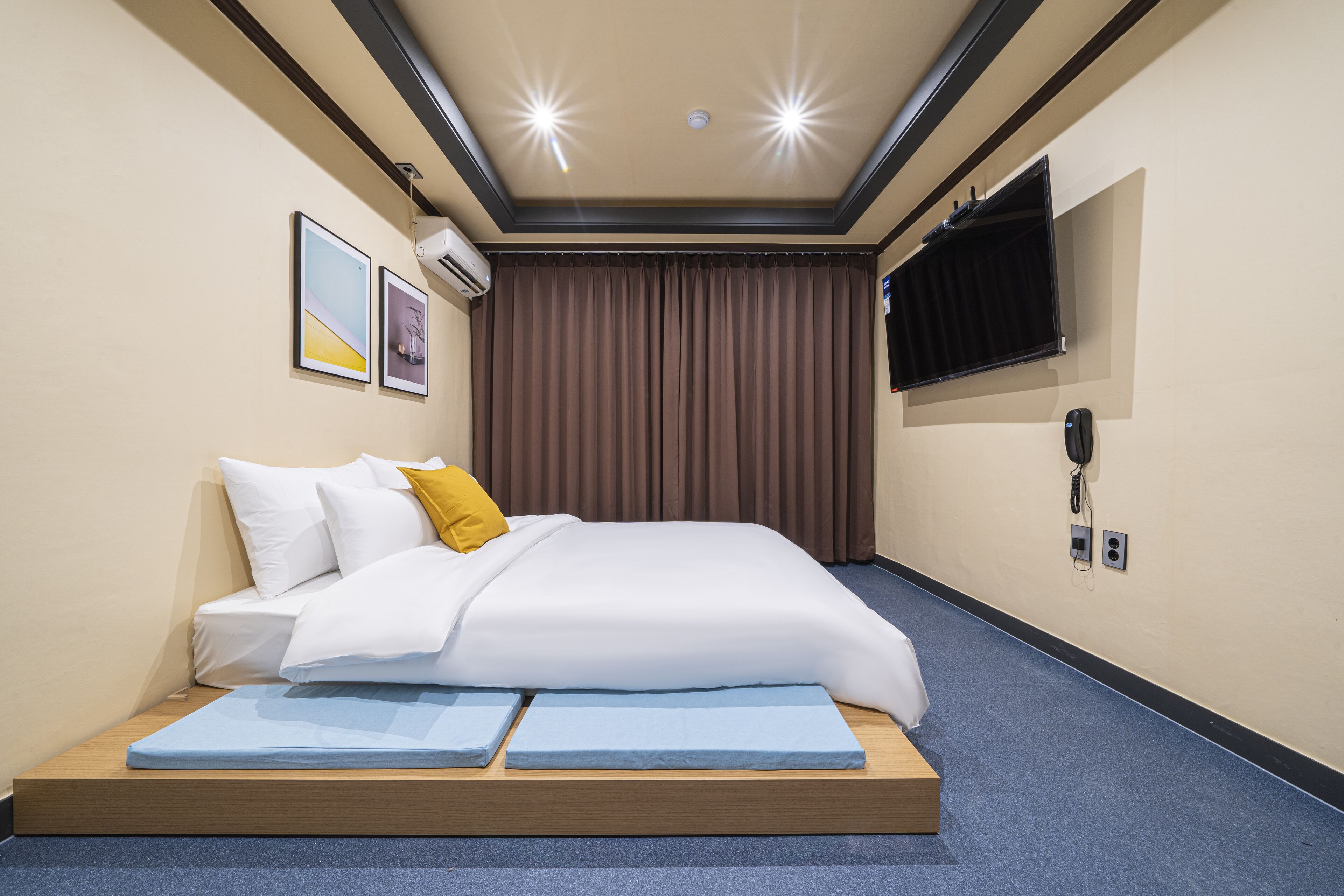 standard double room | free wifi, bed sheets