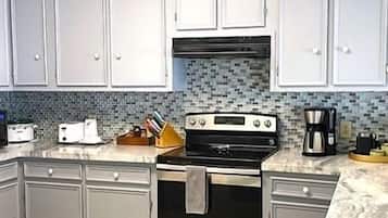 Refrigerador, microondas, parrilla de estufa y lavavajillas