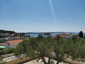 Apartment | Property grounds - Charming sea View Apartment in Hvar (Hvar)