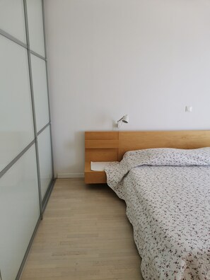 Apartamento | 1 dormitorio, tabla de planchar con plancha, wifi gratis y ropa de cama
