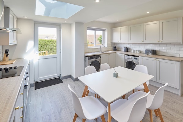 House | In-room dining