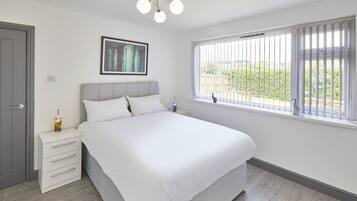 House | 5 bedrooms, individually decorated, individually furnished