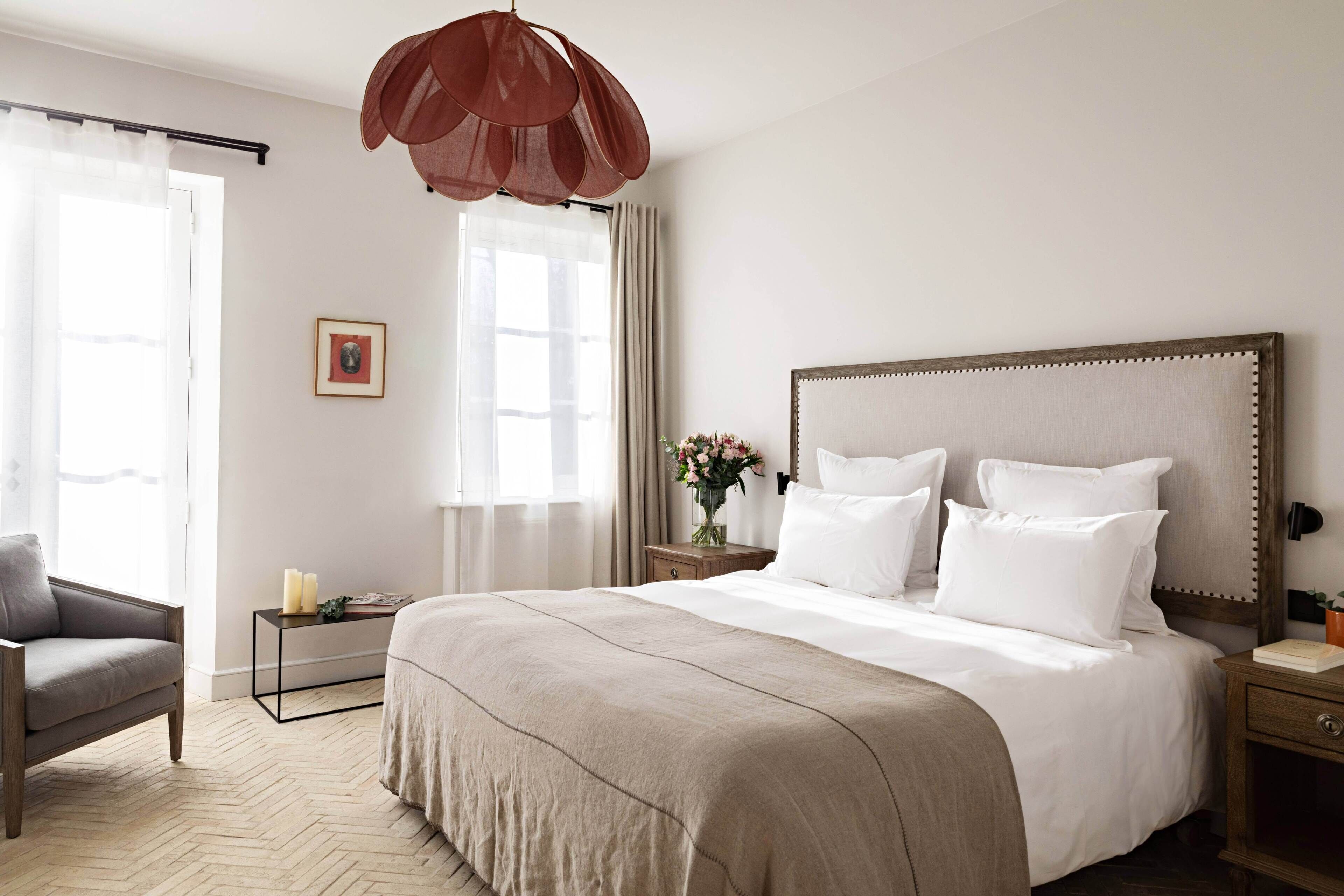 Rom – deluxe | Sengetøy av topp kvalitet, minibarvarer (inkludert) og safe på rommet