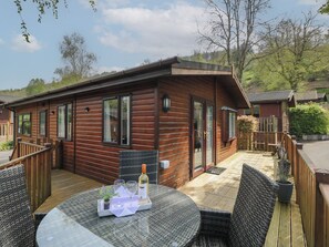 تناول الطعام بالخارج