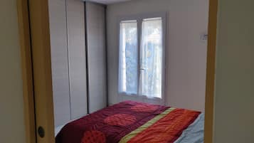 1 chambre, fer et planche à repasser, Wi-Fi gratuit