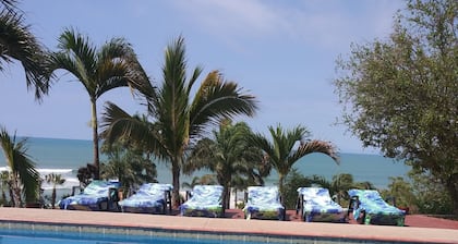 Relax frente al mar en AGUACLARA: su Castillo de Arena Soñado!