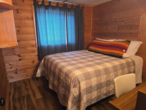 3 habitaciones, escritorio, wifi gratis y ropa de cama 