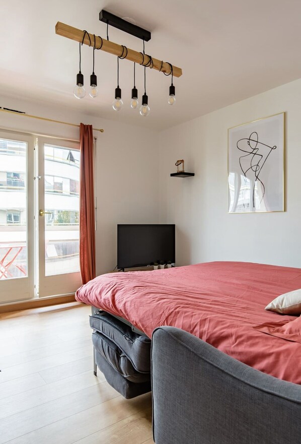 1 chambre, fer et planche à repasser, Wi-Fi, literie fournie