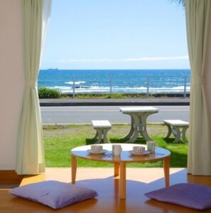 屋外ダイニングエリア