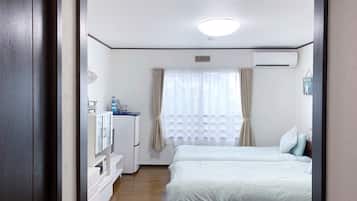 1 bedroom, desk, iron/ironing board, free WiFi