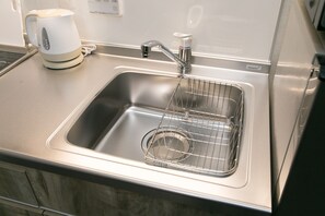 雪櫃、微波爐、爐具、廚房用具/餐具/器皿