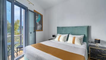 Superior Room, Balcony, Sea View | Hypo-allergenic bedding, in-room safe, individually decorated