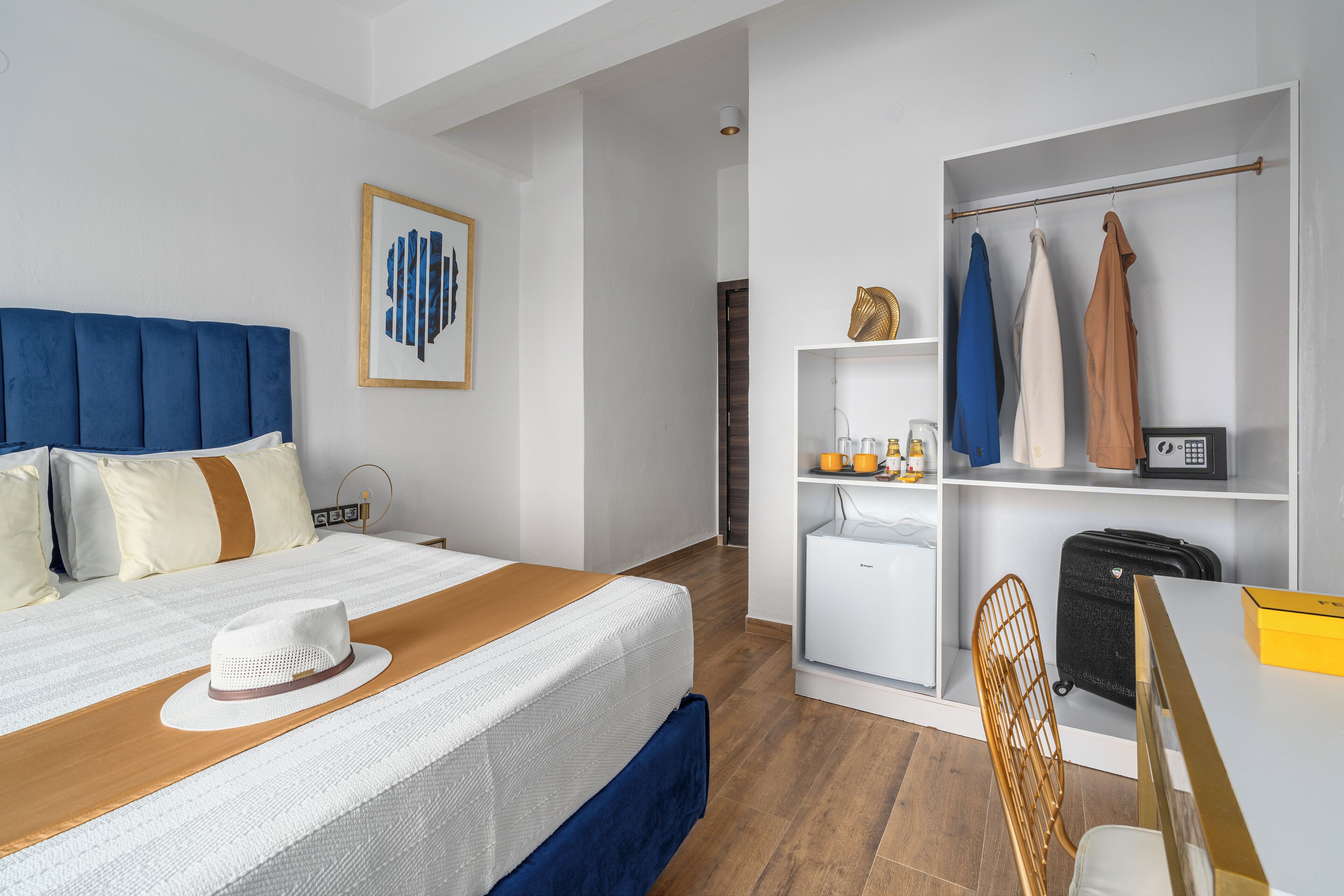 Chambre Supérieure, balcon, vue mer | Literie hypoallergénique, coffres-forts dans les chambres