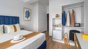 Chambre Supérieure, balcon, vue mer | Literie hypoallergénique, coffres-forts dans les chambres