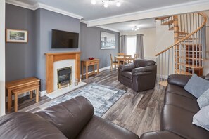 Living area - Wharton Gardens (Saltburn-by-the-Sea)