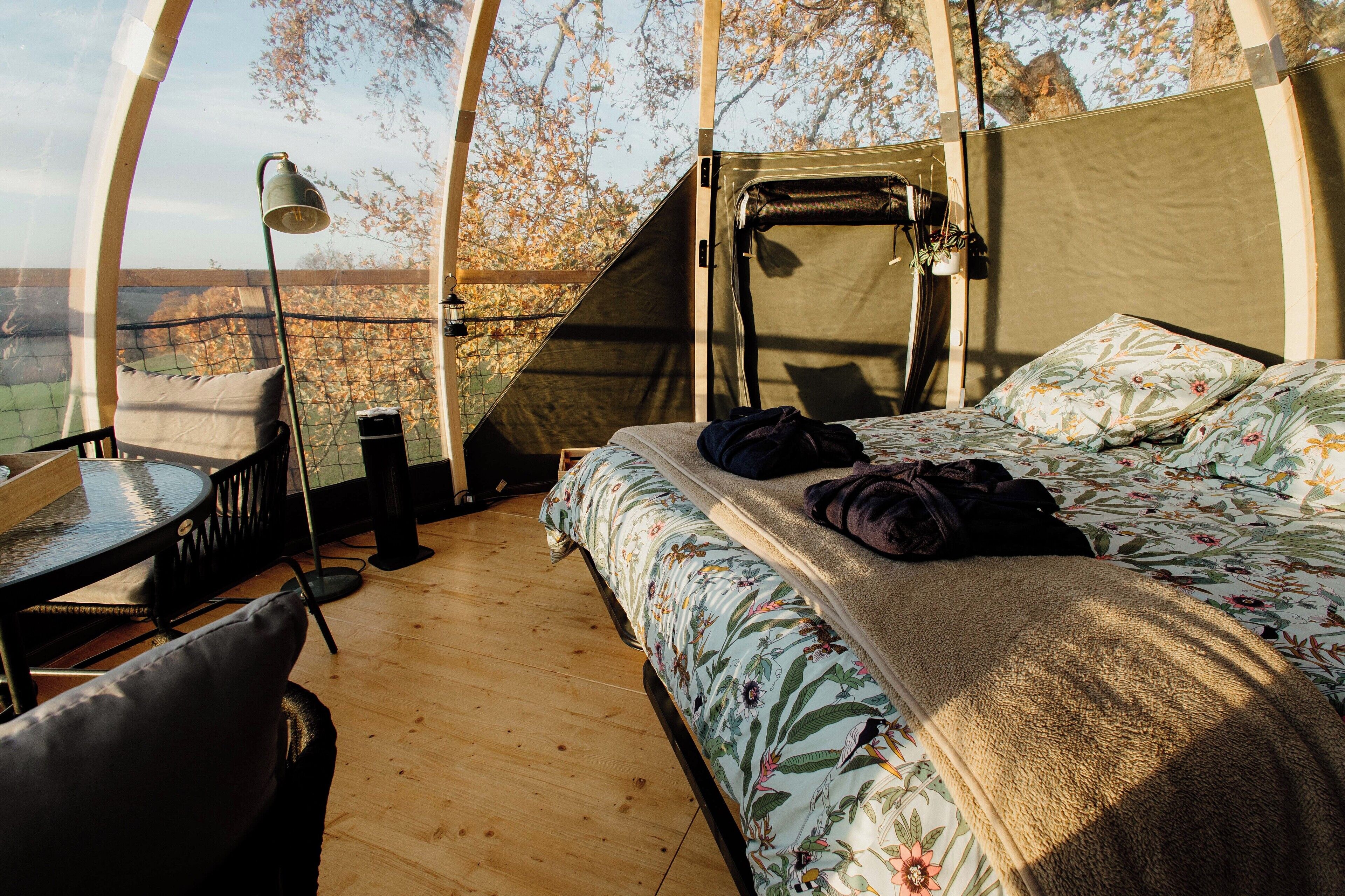 Tree House Panoramique, salle de bains attenante | Literie de qualité supérieure, décoration personnalisée