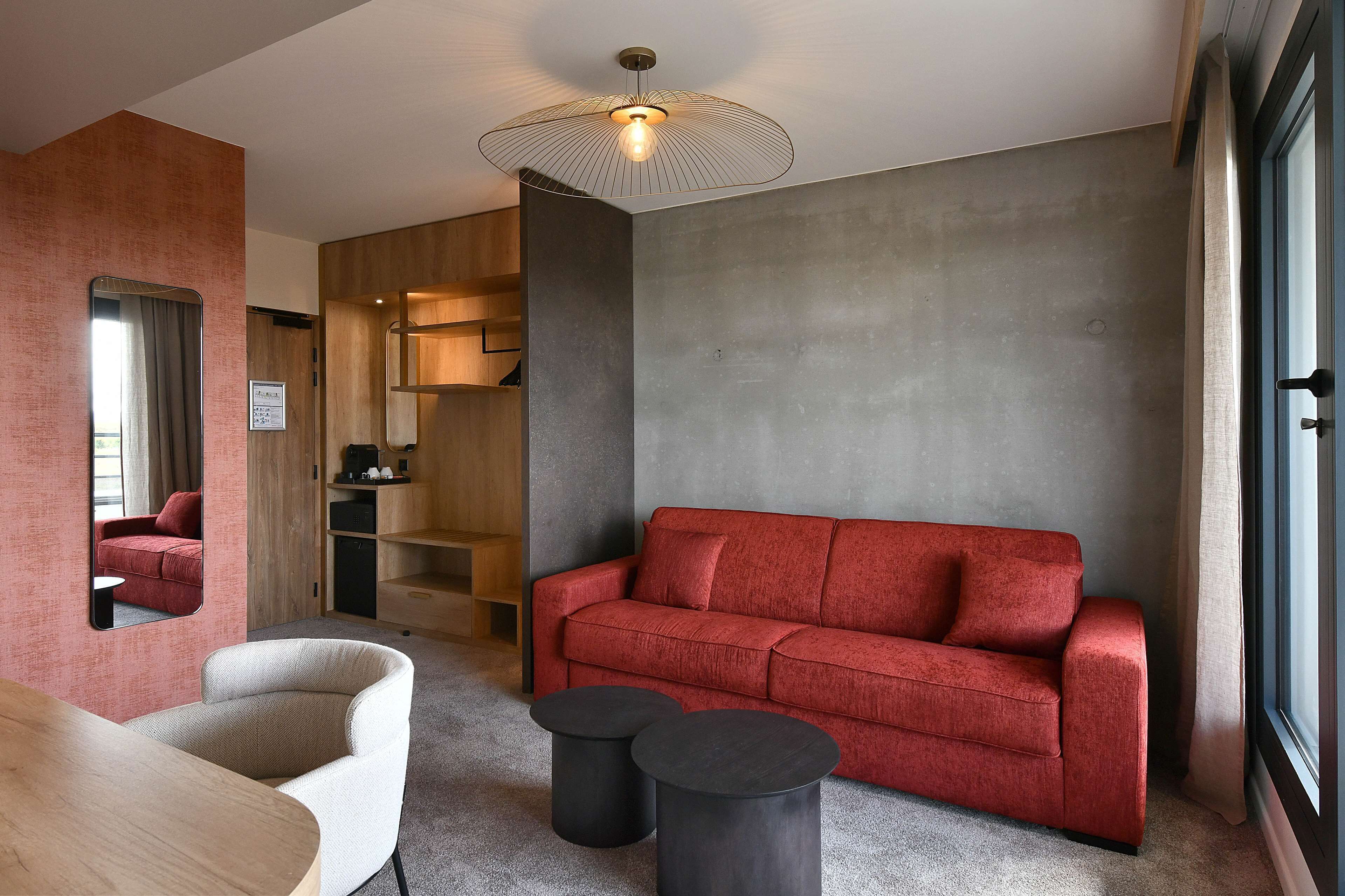 junior suite, 1 king bed with sofa bed | minibar, in-room safe, desk, laptop workspace