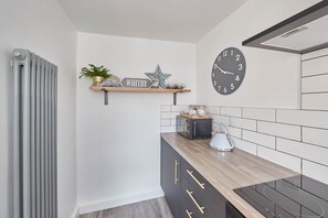 Casa | Cozinha privada | Geladeira, micro-ondas, fogão, cooktop