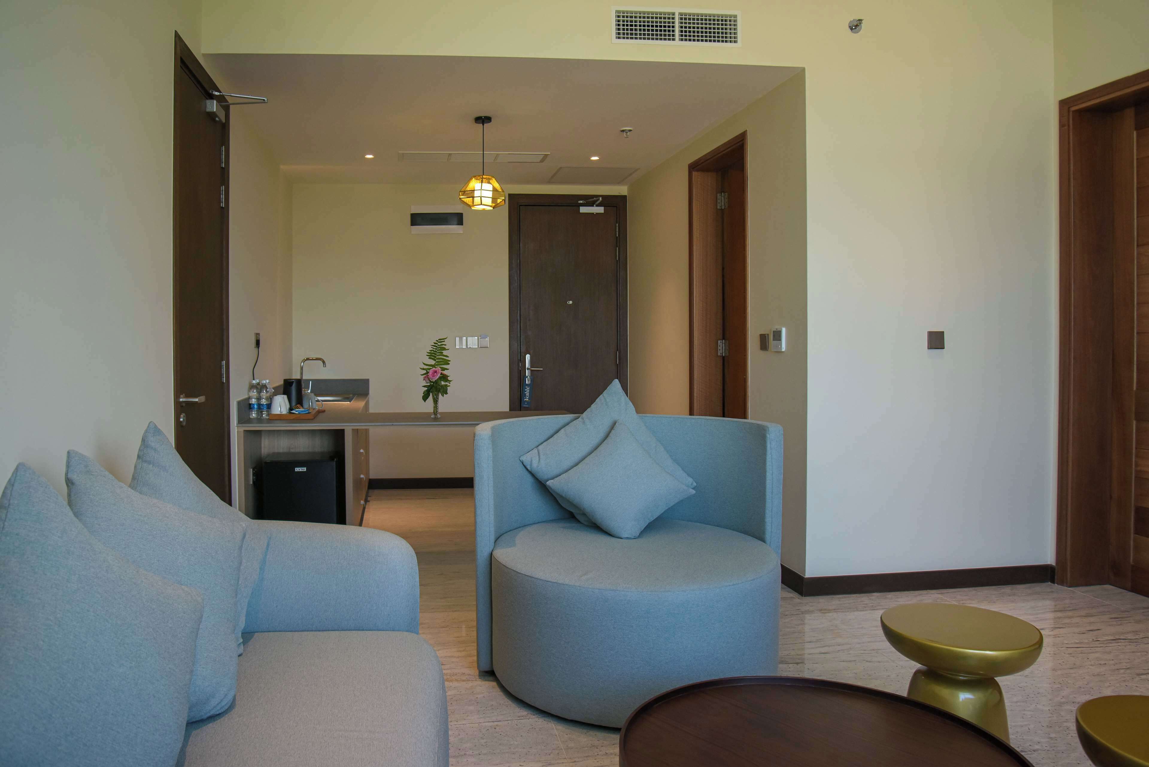 1 bedroom, down duvets, minibar, in-room safe