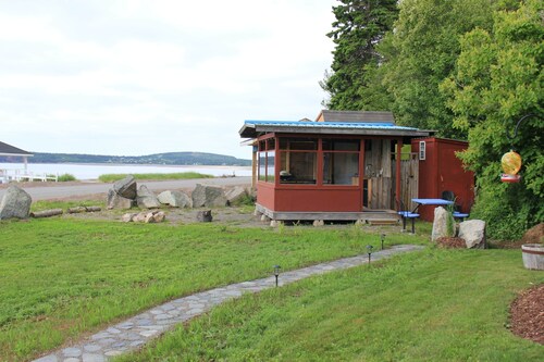 Yeomans By The Caves - Bunky On The Beach
