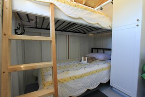 1 bedroom, WiFi, bed sheets - Yeomans By The Caves - Bunky On The Beach (Saint Martins Parish)