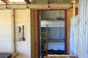 1 bedroom, WiFi, bed sheets