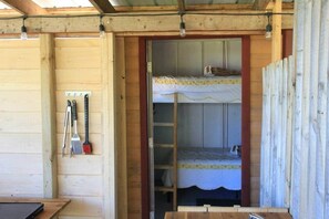 1 bedroom, free WiFi, bed sheets - Bunky on the Beach · UNESCO Geopark (Saint Martins Parish)
