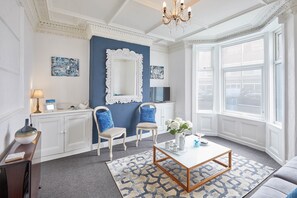 Living area - Ocean Breeze (Scarborough)