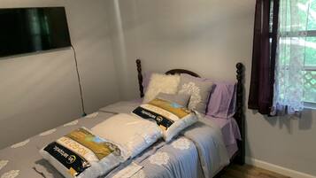 3 bedrooms, free WiFi, bed sheets