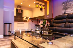 Departamento Deluxe, con acceso para personas discapacitadas, baño privado (Jacuzzi) | Lounge