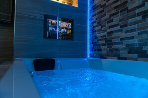 Departamento ejecutivo, con acceso para personas discapacitadas (Jacuzzi - Apartment 1) | Baño