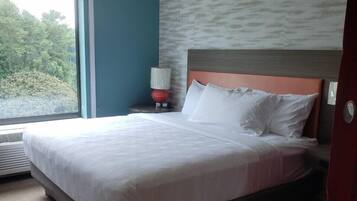 Kamar Single Deluks, 1 Tempat Tidur King | Meja kerja, setrika/meja setrika, dan Wi-Fi gratis