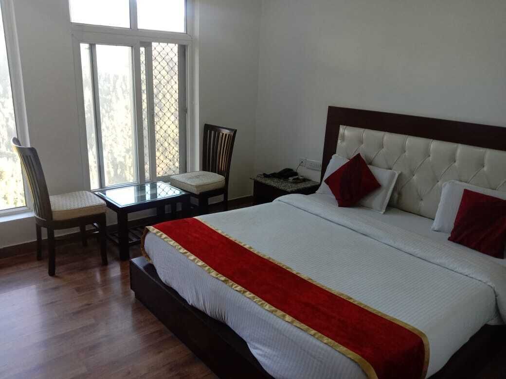 Safe på rommet, wi-fi (inkludert) og sengetøy