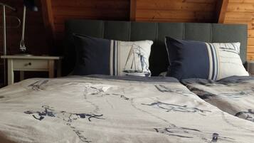 2 bedrooms, iron/ironing board, WiFi (free)