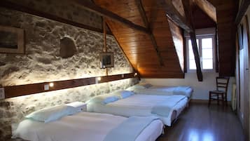 5 bedrooms, iron/ironing board, free WiFi, bed sheets