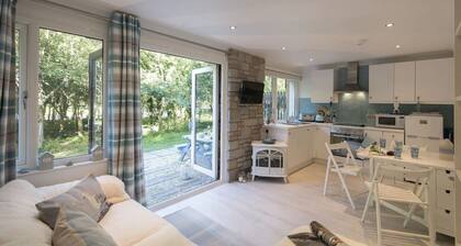 WOODLAND RETREAT - Summer school holiday dates still available.