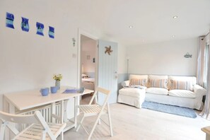 2 soverom, strykejern/-brett, reiseseng for barn og wi-fi (inkludert)