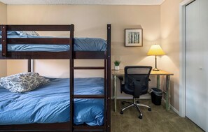2 bedrooms, desk, free WiFi, bed sheets